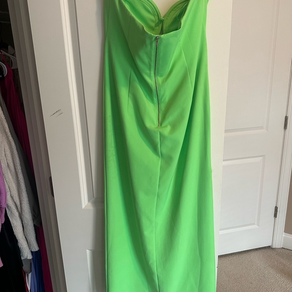 x REVOLVE Eleni Midi Dress in Green - Picture 5 of 5